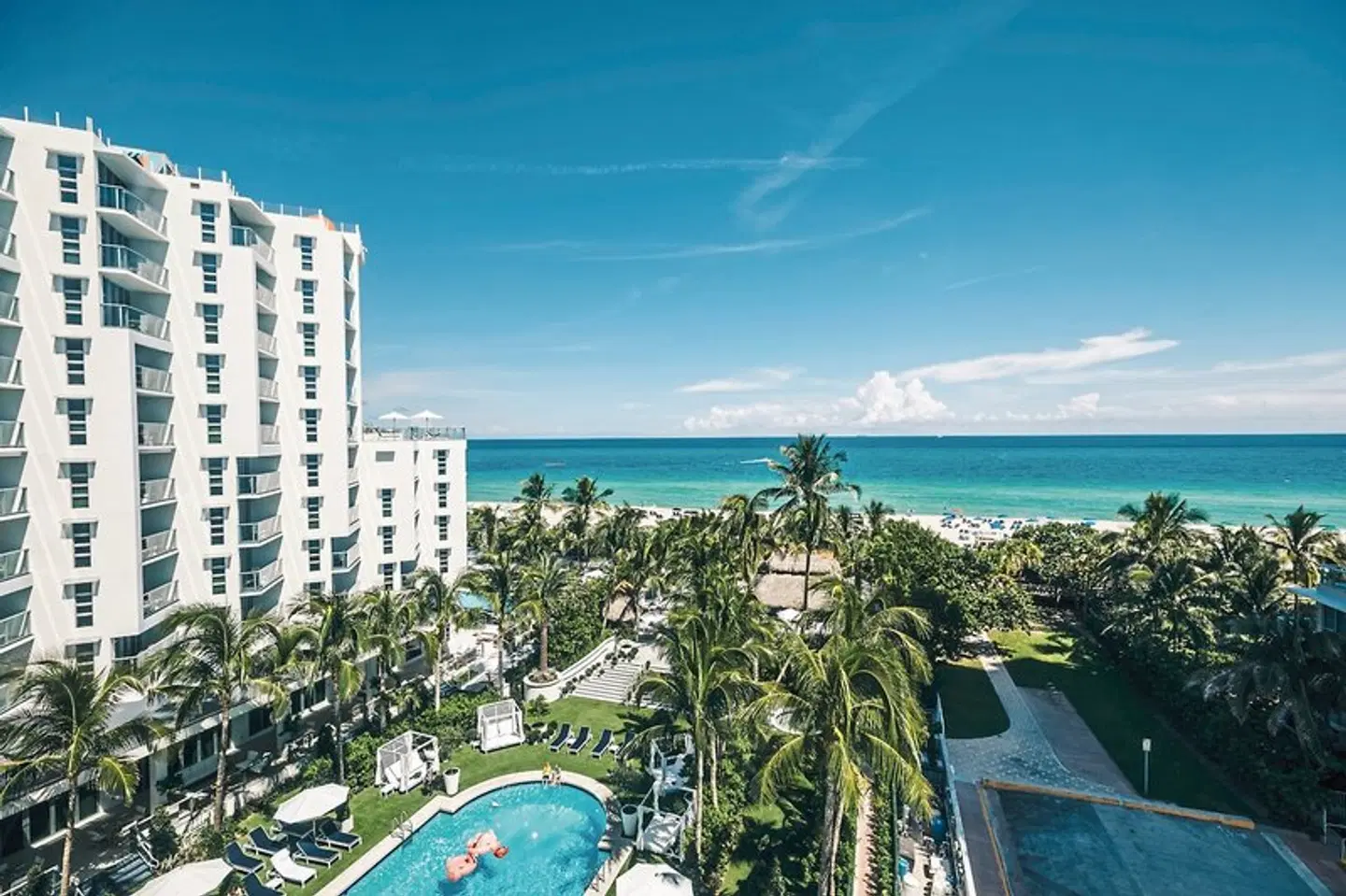 Cadillac Hotel & Beach Club EXTERIOR