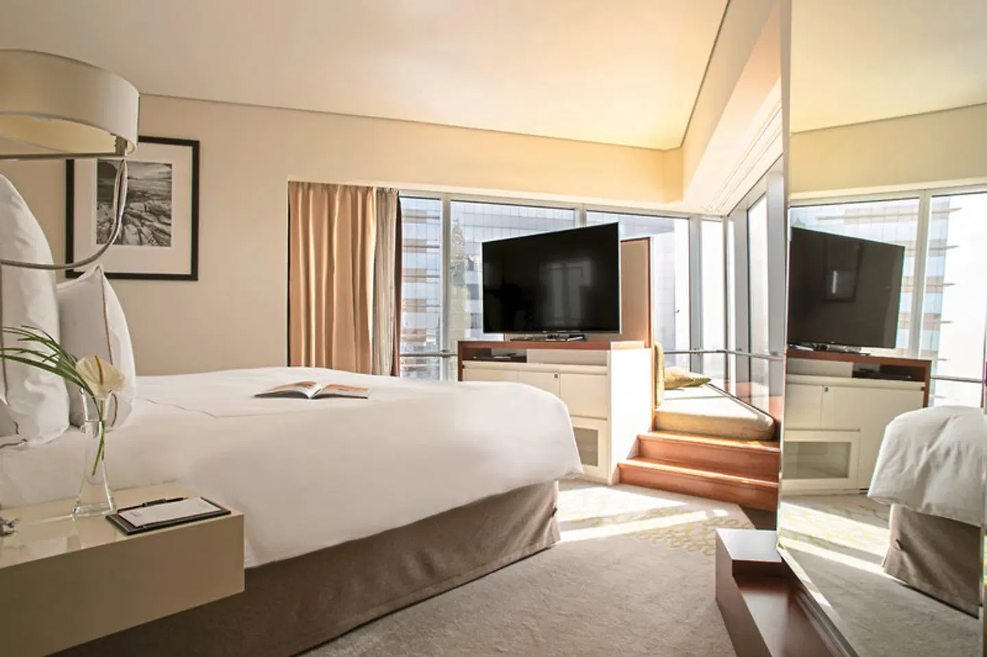 Jumeirah Emirates Towers ROOM_EXAMPLE
