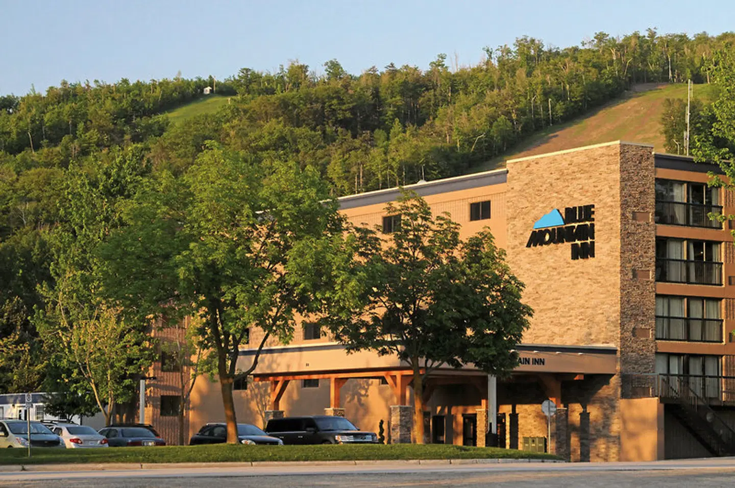 Blue Mountain Inn EXTERIOR