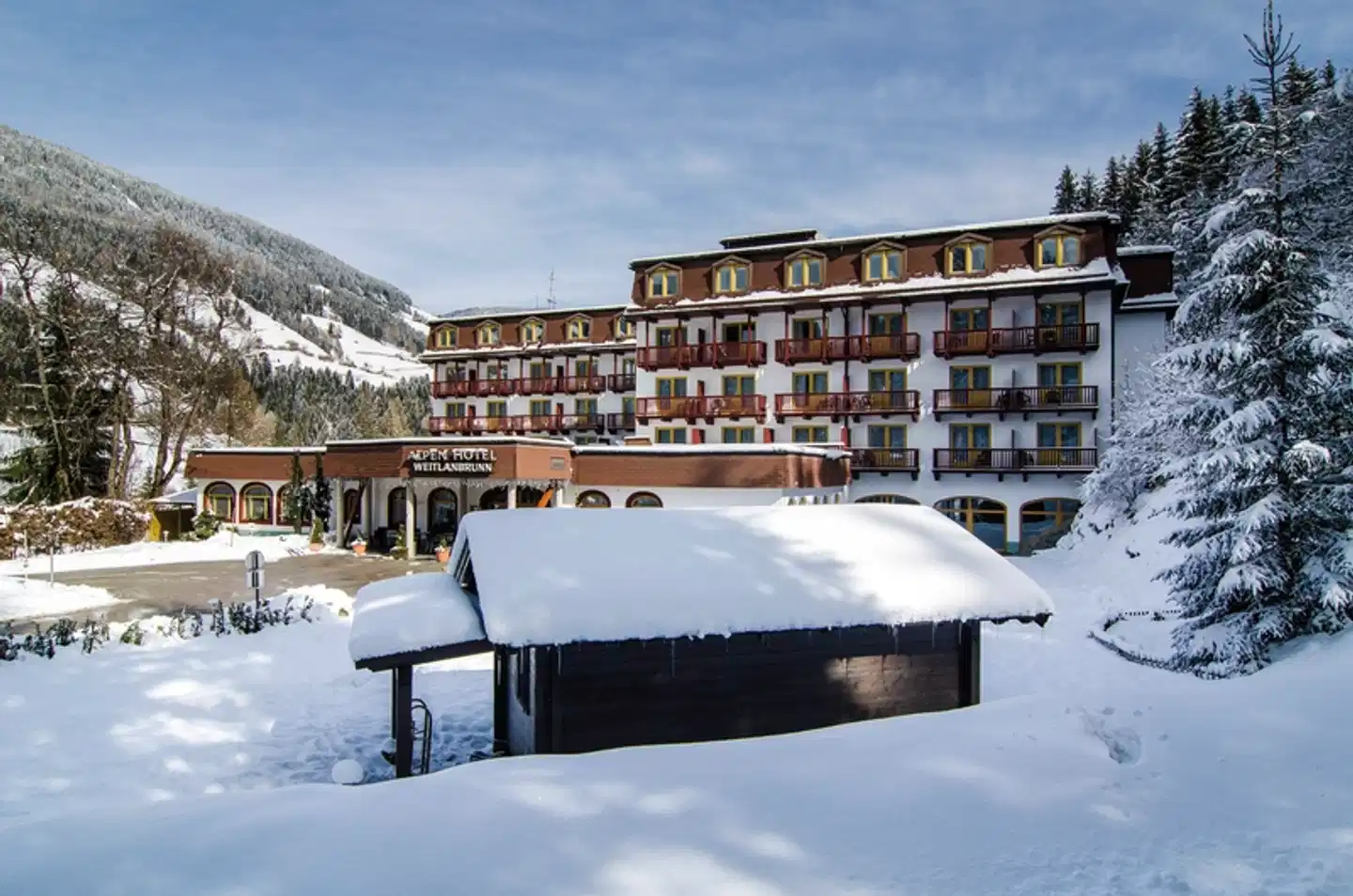 Alpenhotel Weitlanbrunn Aussenansicht