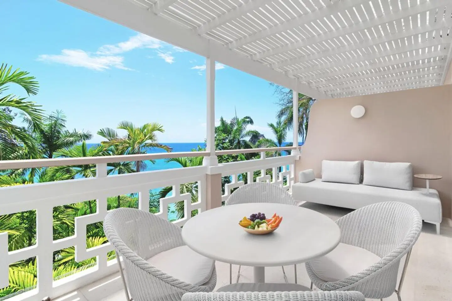 Couples Sans Souci Terrasse