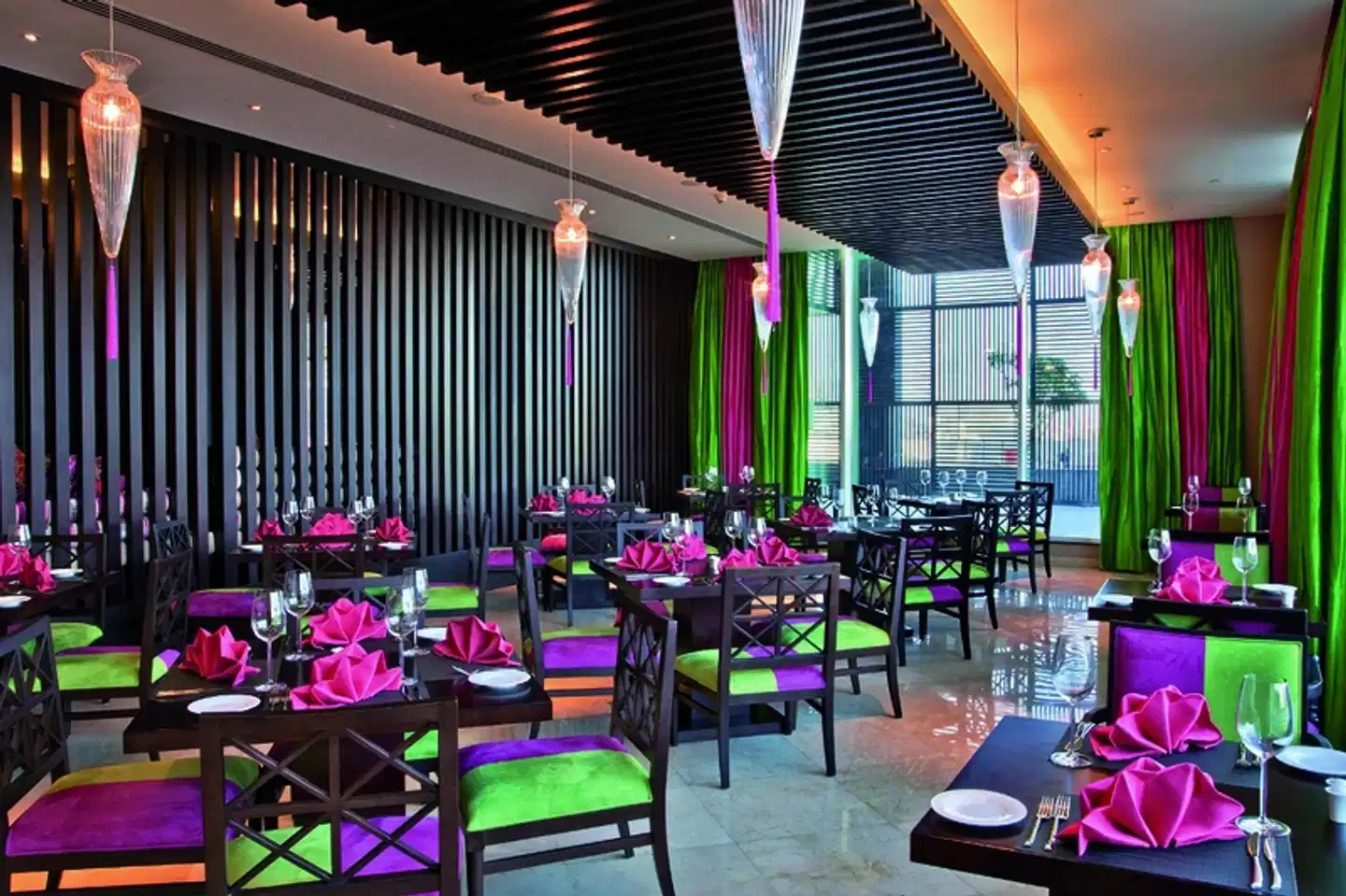 Yas Island Rotana RESTAURANT