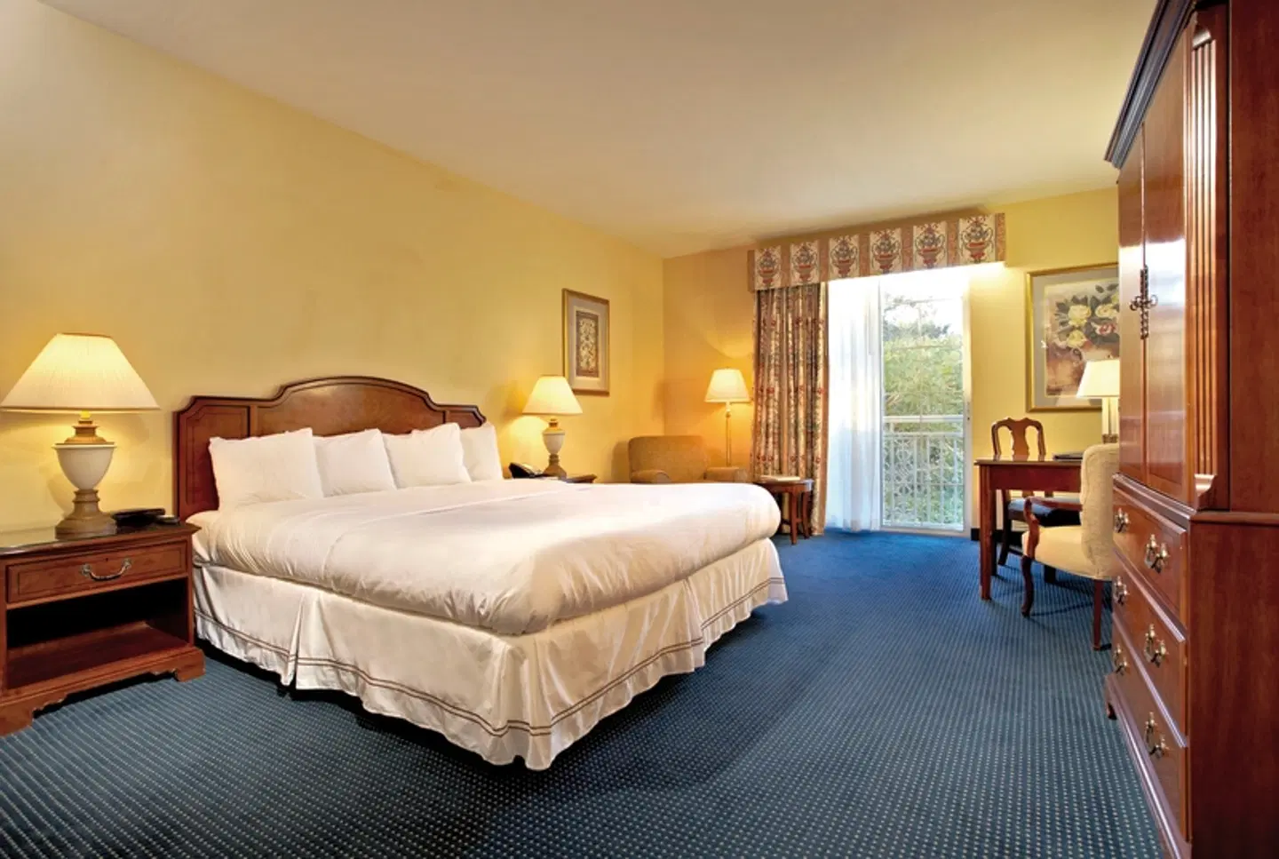 Trianon Bonita Bay Hotel ROOM_EXAMPLE
