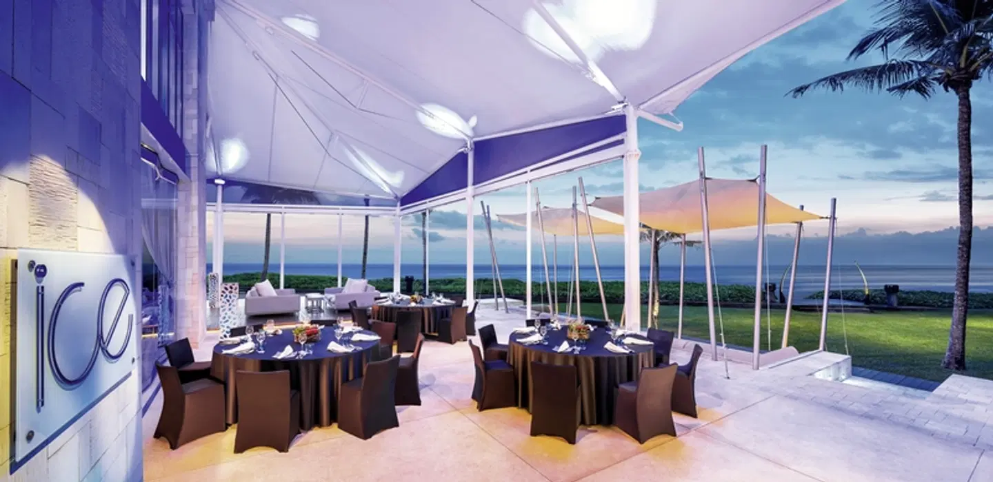 W BALI-Seminyak Konferenz