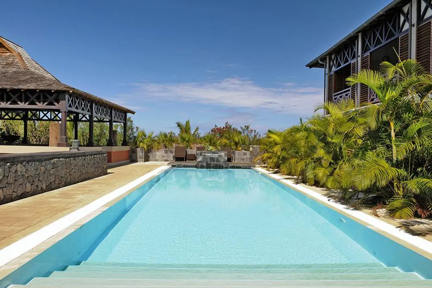 Iloha Seaview Hotel OUTDOOR_POOL