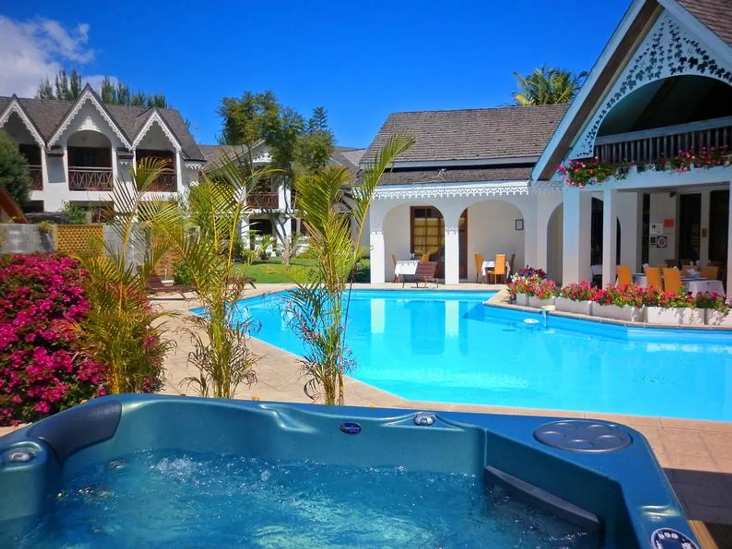 Le Vieux Cep OUTDOOR_POOL