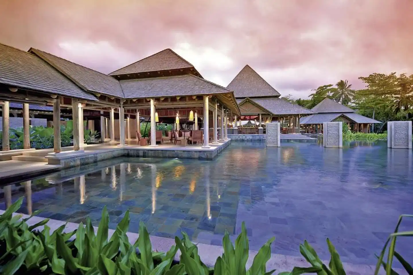 Constance Ephelia Resort POOL
