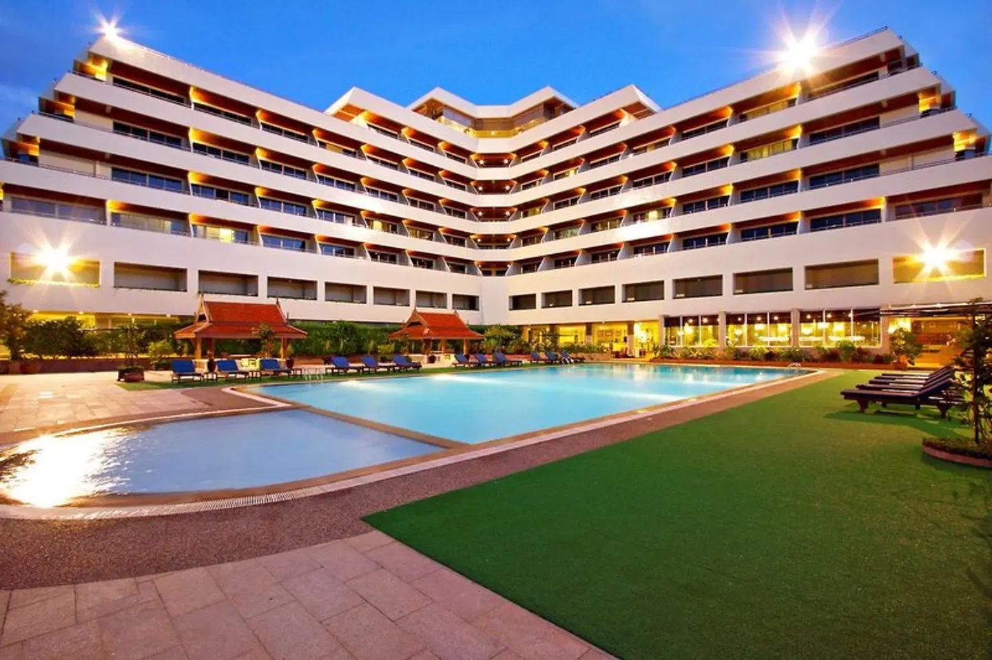 Patong Resort OUTDOOR_POOL