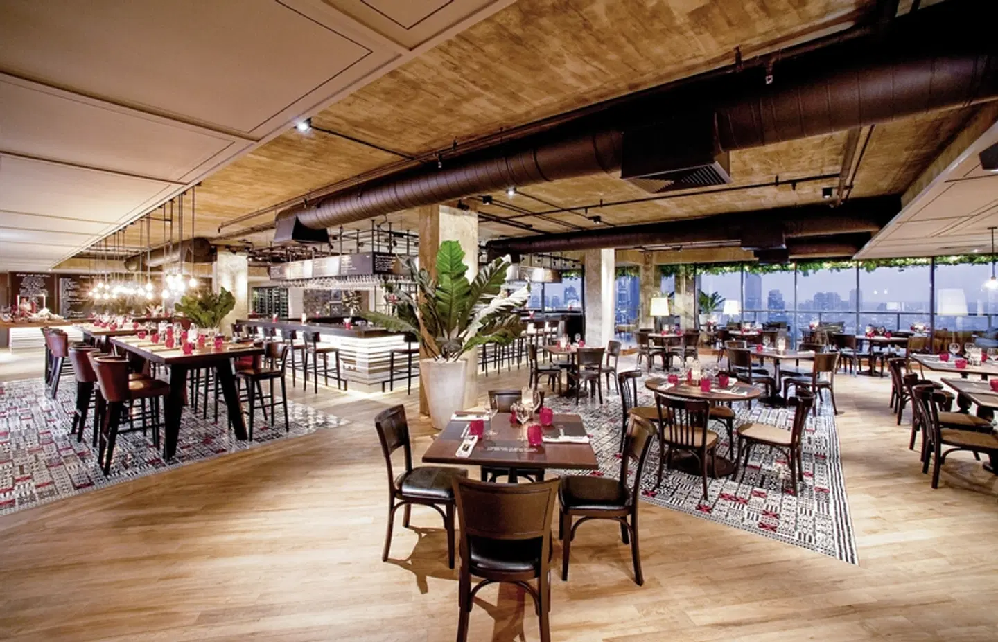 Pullman Bangkok Hotel G Restaurant