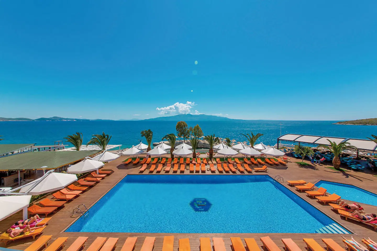 Saranda Palace OUTDOOR_POOL