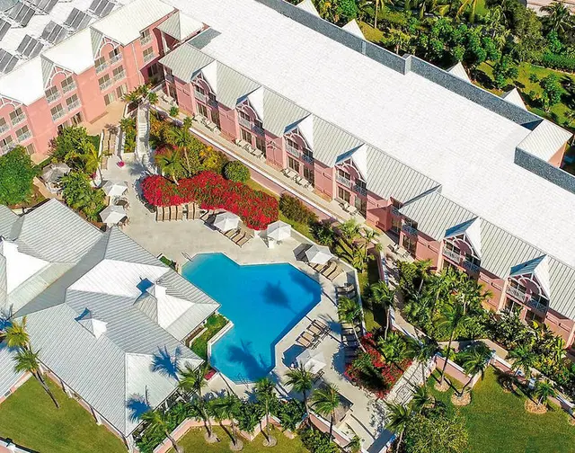 Comfort Suites Paradise Island EXTERIOR