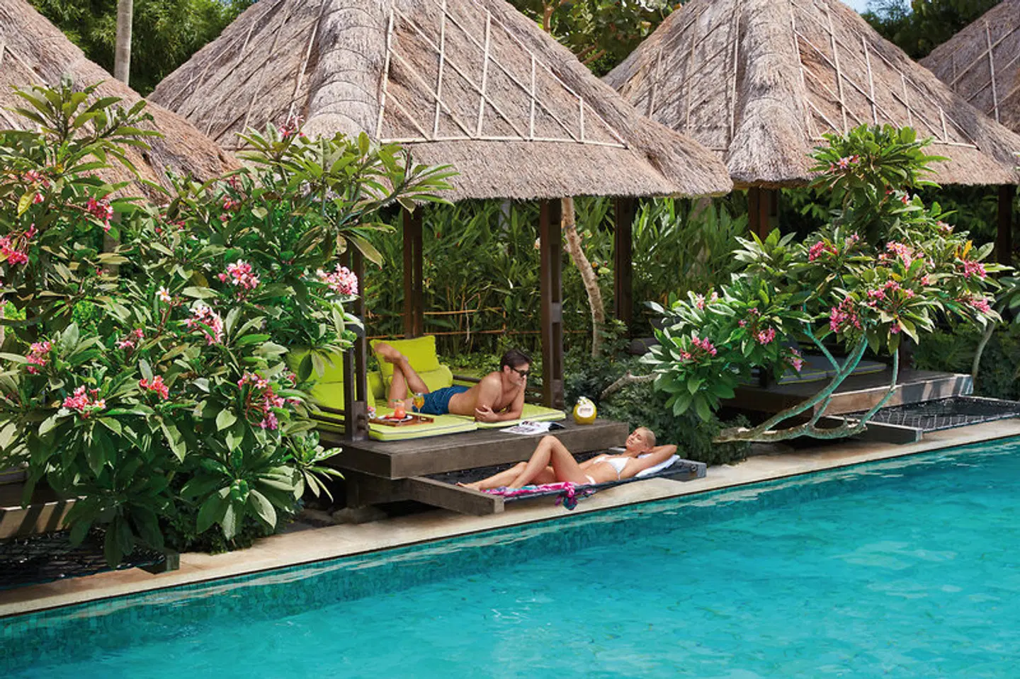 Mövenpick Resort & Spa Jimbaran Bali OUTDOOR_POOL