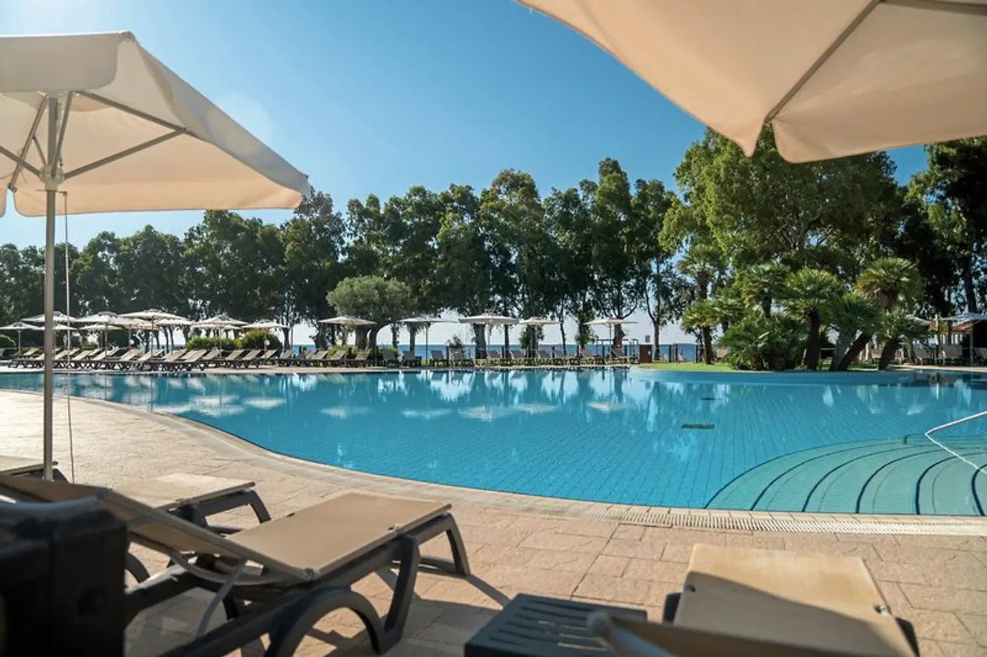 VOI Floriana Resort OUTDOOR_POOL
