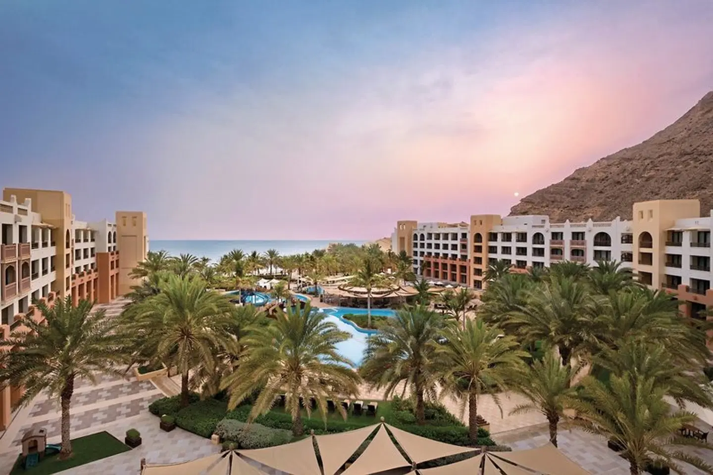 DoubleTree by Hilton Muscat Al Waha EXTERIOR
