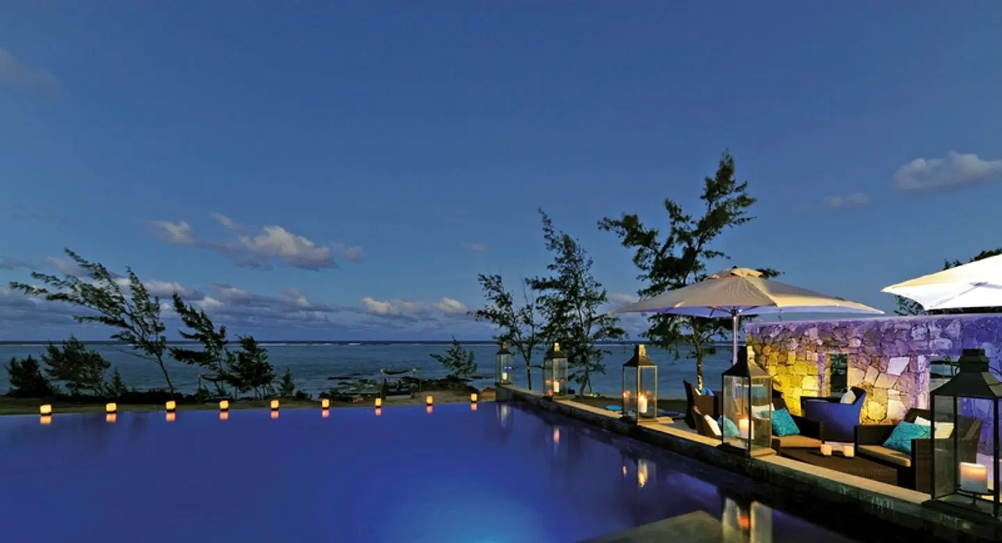 Constance Tekoma Rodrigues OUTDOOR_POOL