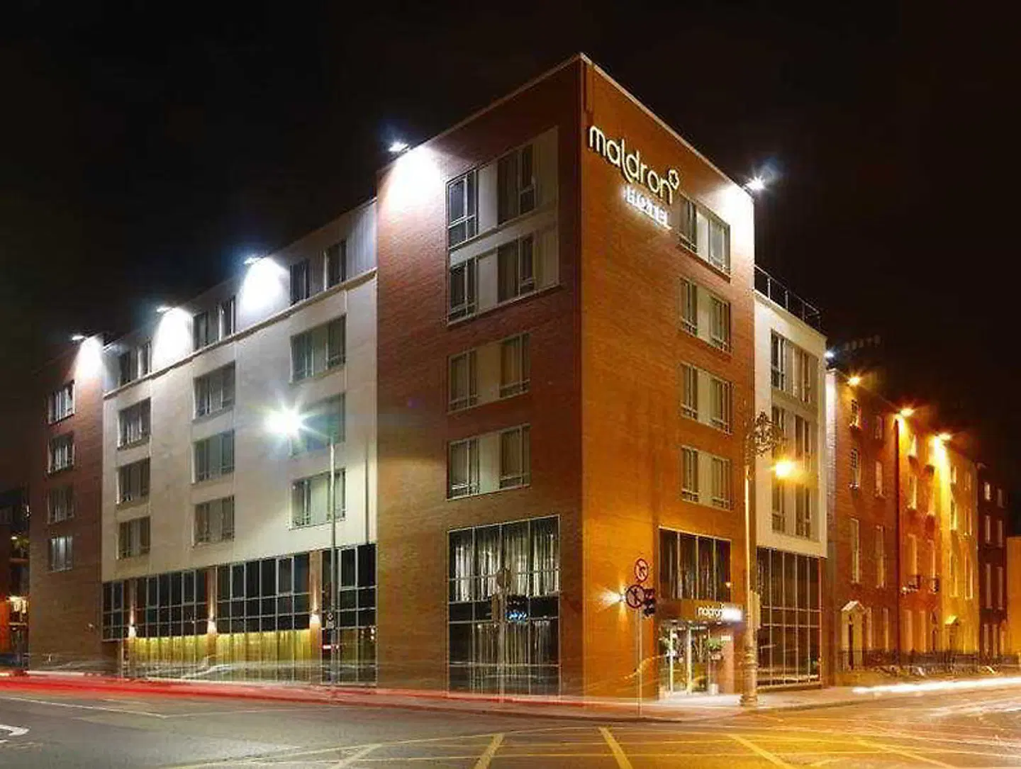 Maldron Hotel Parnell Square EXTERIOR