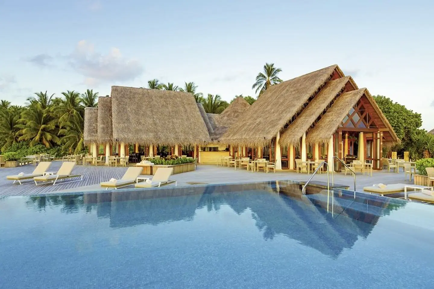 Baros Maldives OUTDOOR_POOL