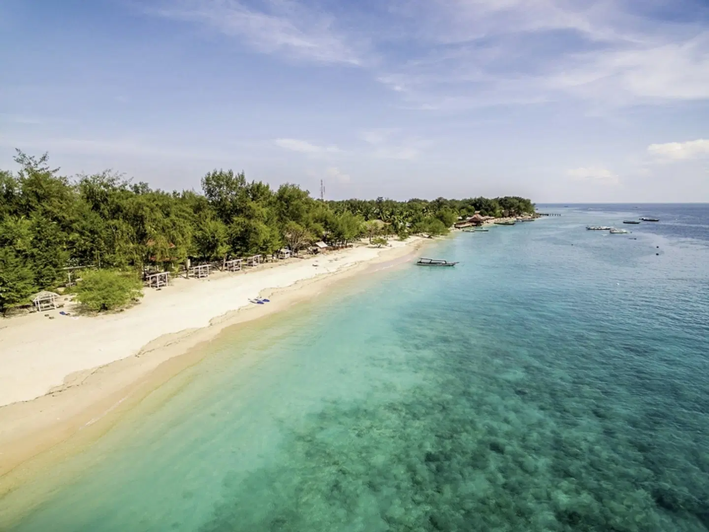 Kura Kura Beach Resort BEACH