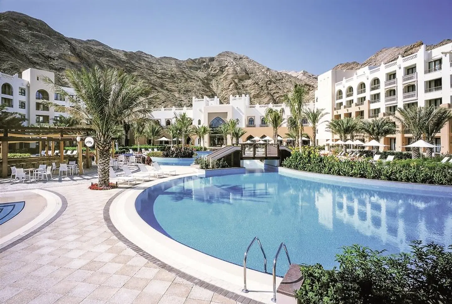 DoubleTree by Hilton Muscat Al Waha OUTDOOR_POOL