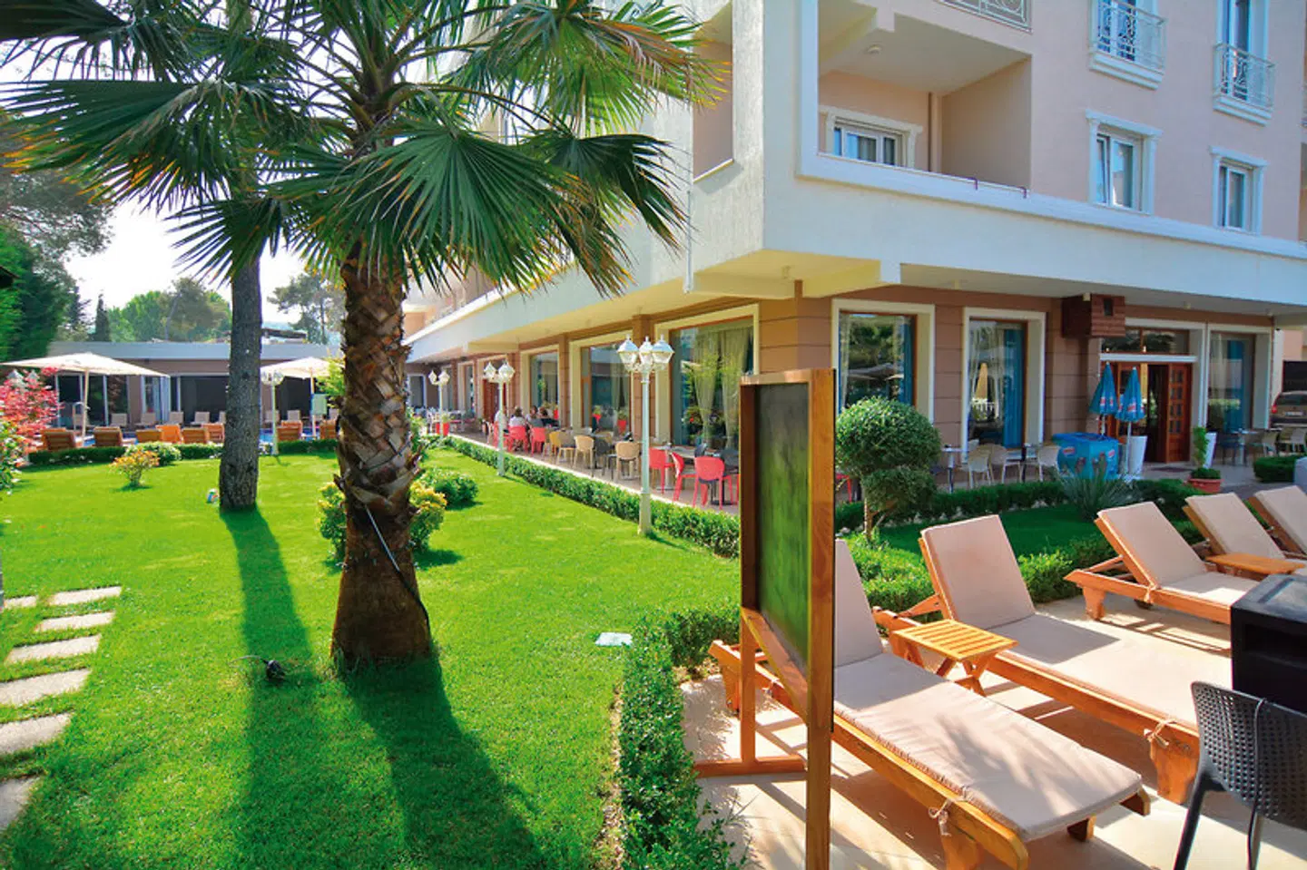 Sandy Beach Hotel GARDEN