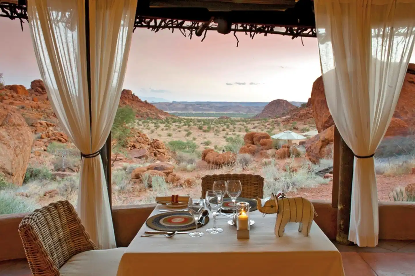 Mowani Mountain Camp Restaurant