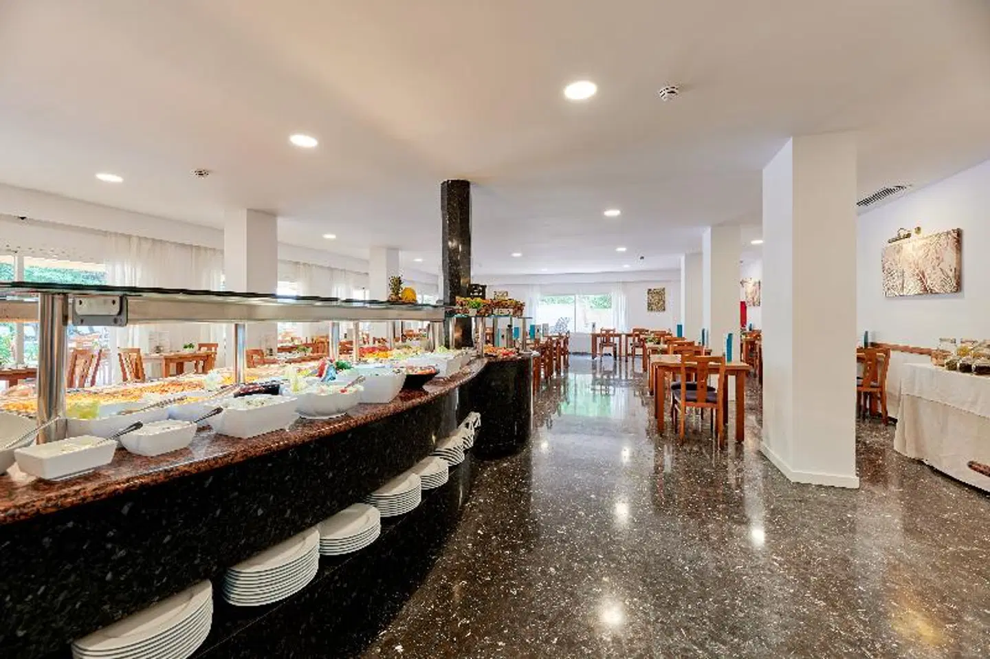 ROC Oberoy Adults Only +16 RESTAURANT