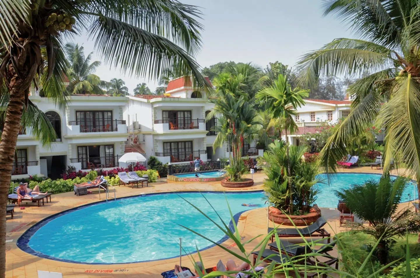 Sonesta Inns OUTDOOR_POOL