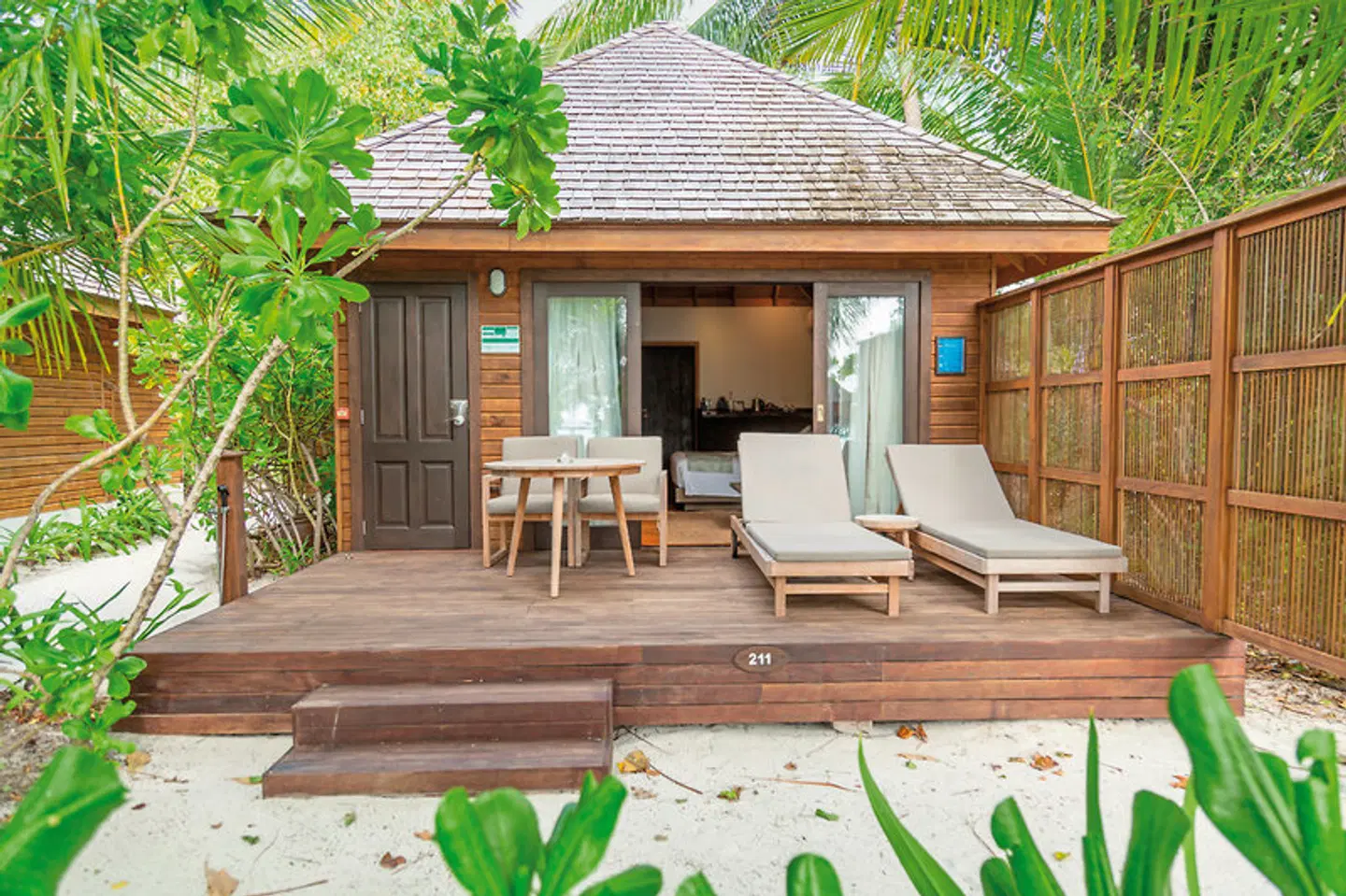 Veligandu Maldives Resort Island EXTERIOR