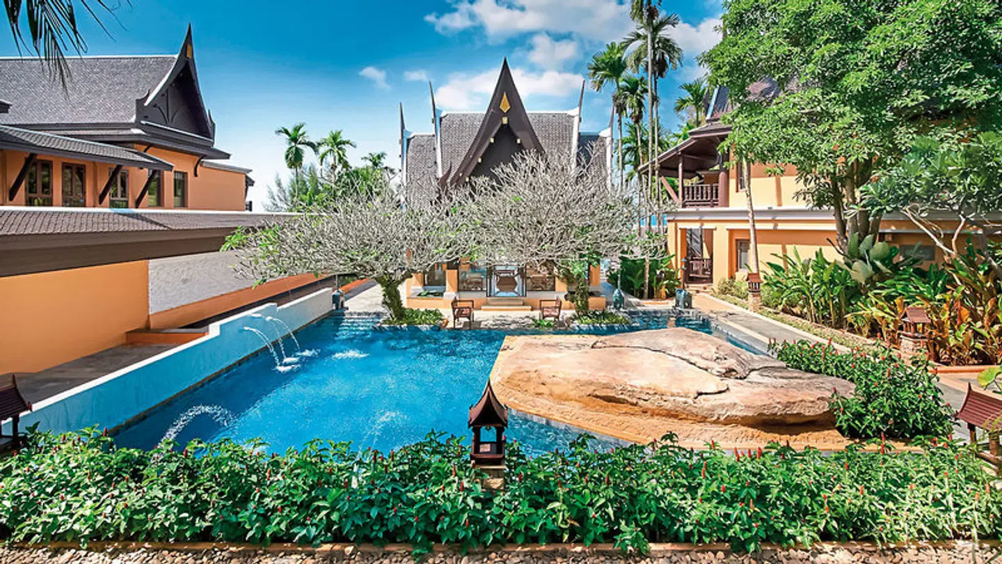 Amari Vogue Resort OUTDOOR_POOL