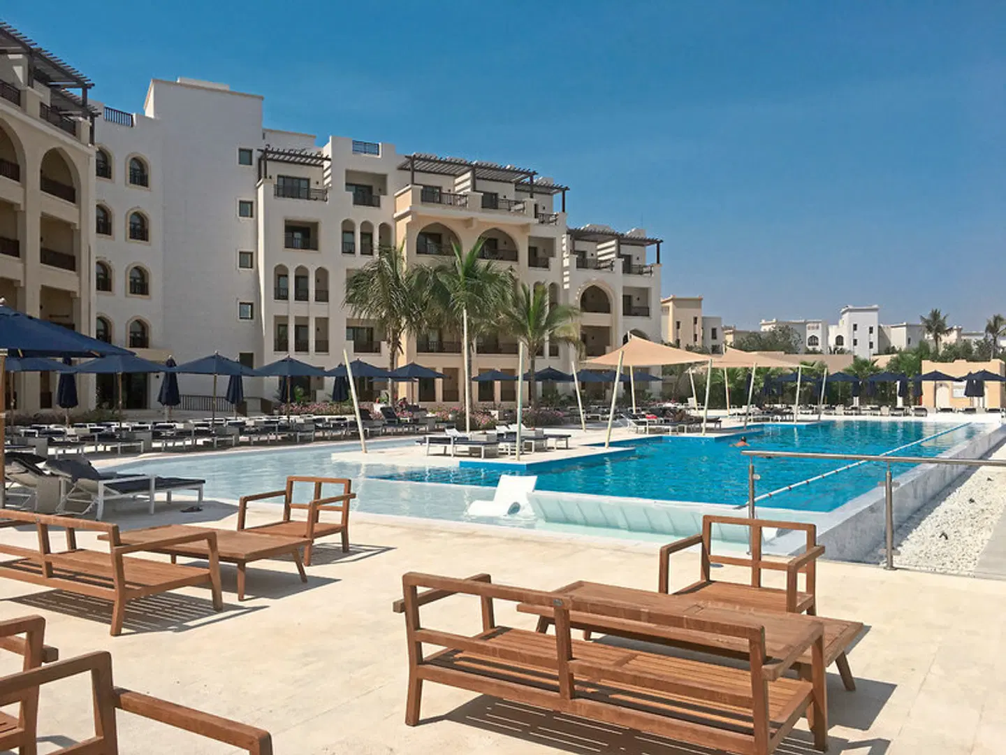 Fanar Hotel & Residences OUTDOOR_POOL