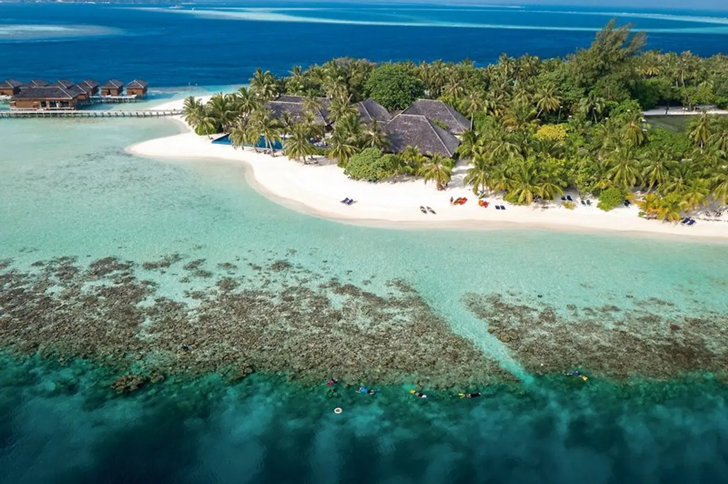 Vilamendhoo Island Resort & Spa LANDSCAPE