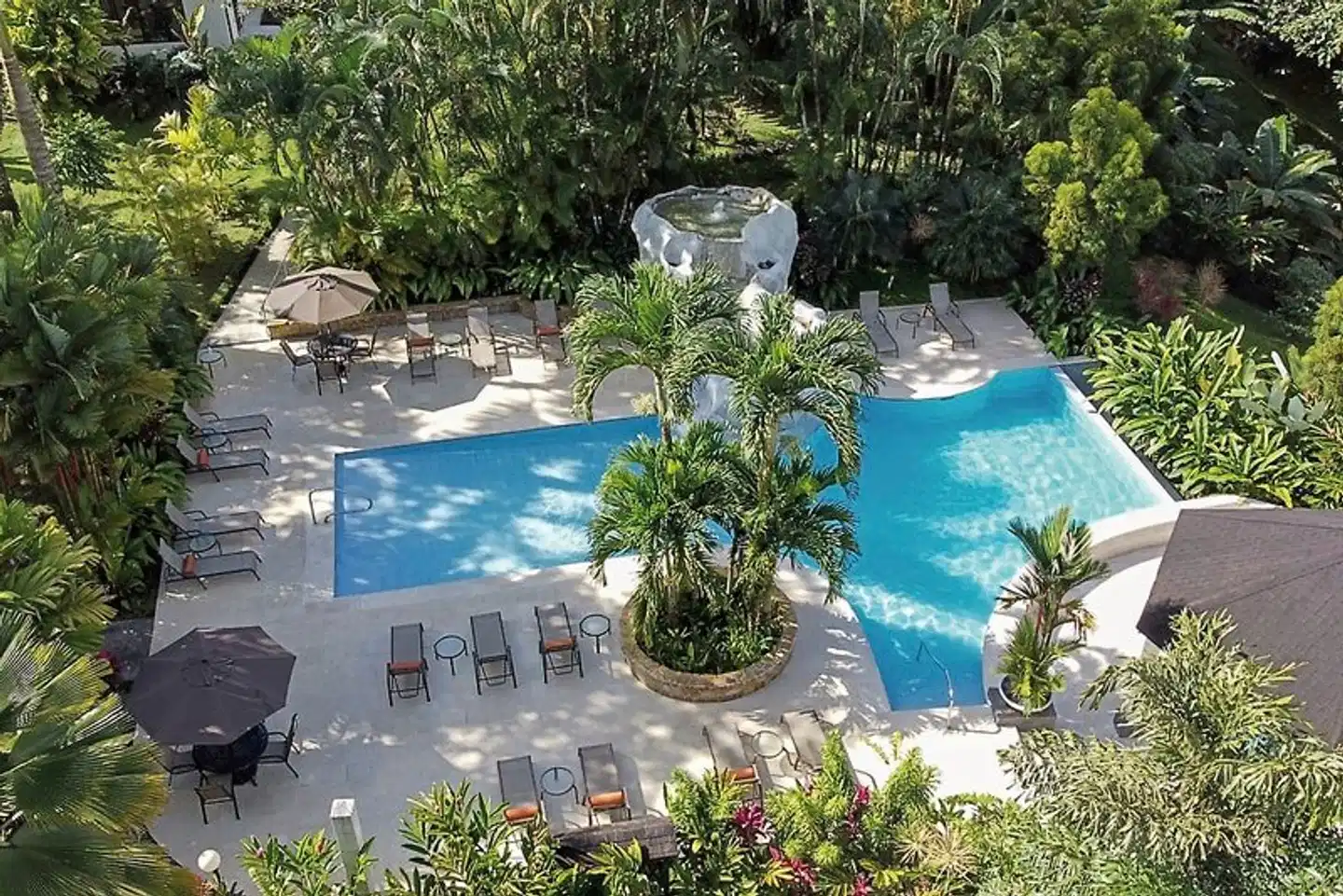 Lomas del Volcan Pool