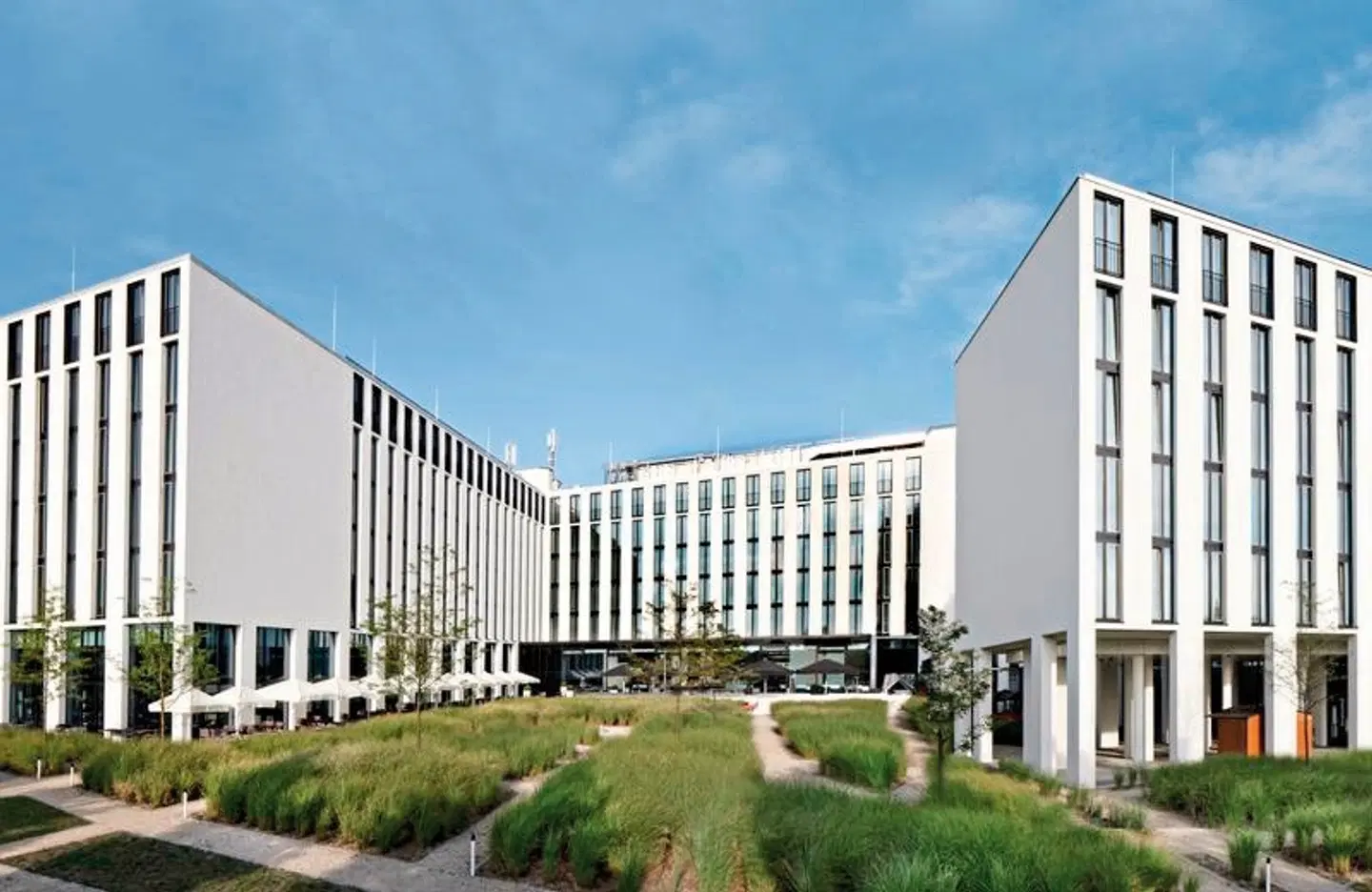 Leonardo Royal Munich - inklusive NFL Munich Ticket EXTERIOR