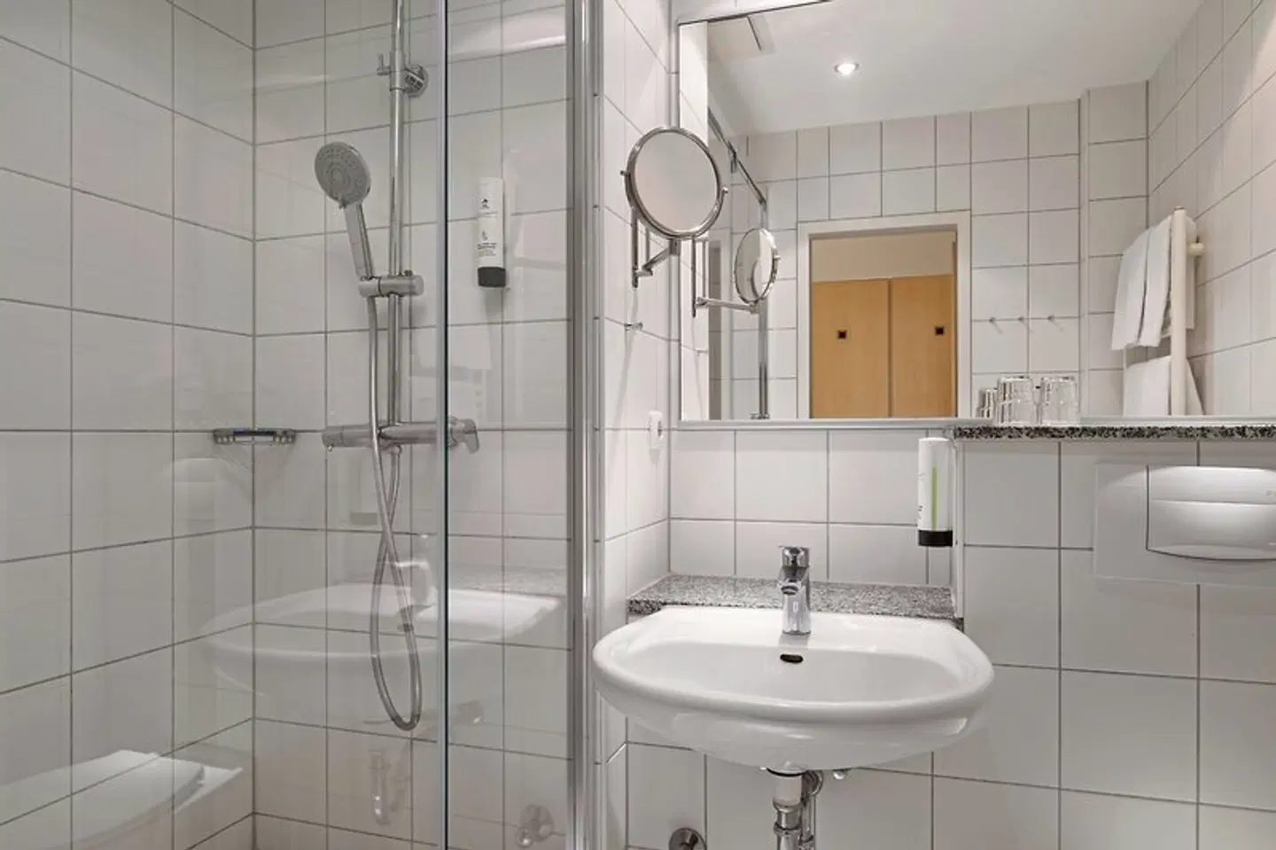 IFA Rügen Hotel & Ferienpark - Hotel Badezimmer