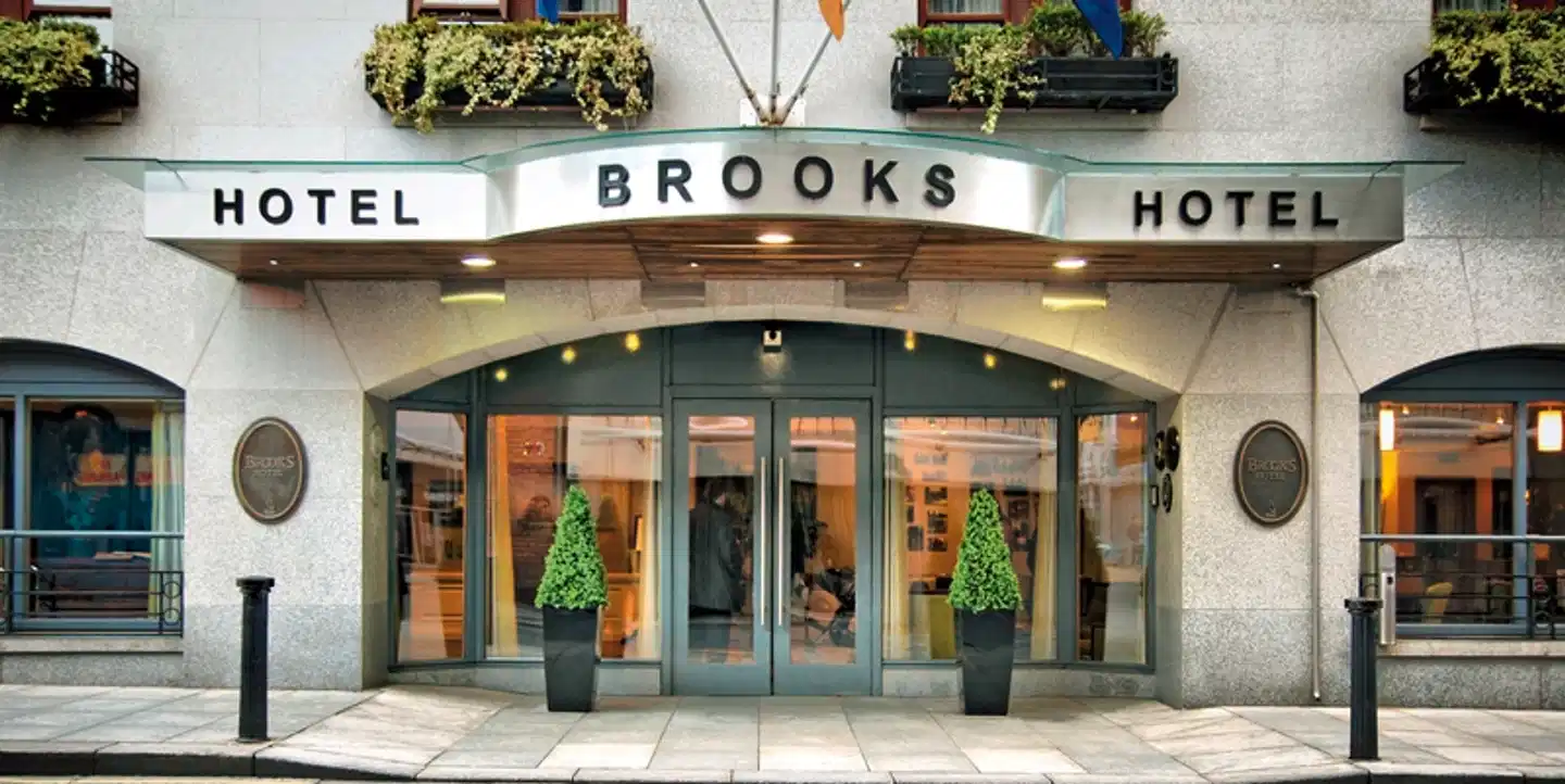 Brooks Hotel Aussenansicht