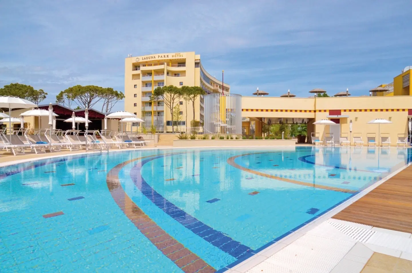Laguna Park Hotel Pool