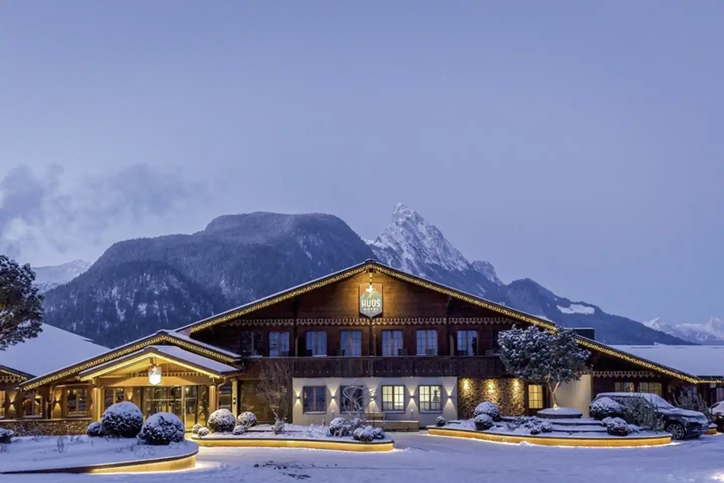 HUUS Gstaad Hotel Aussenansicht