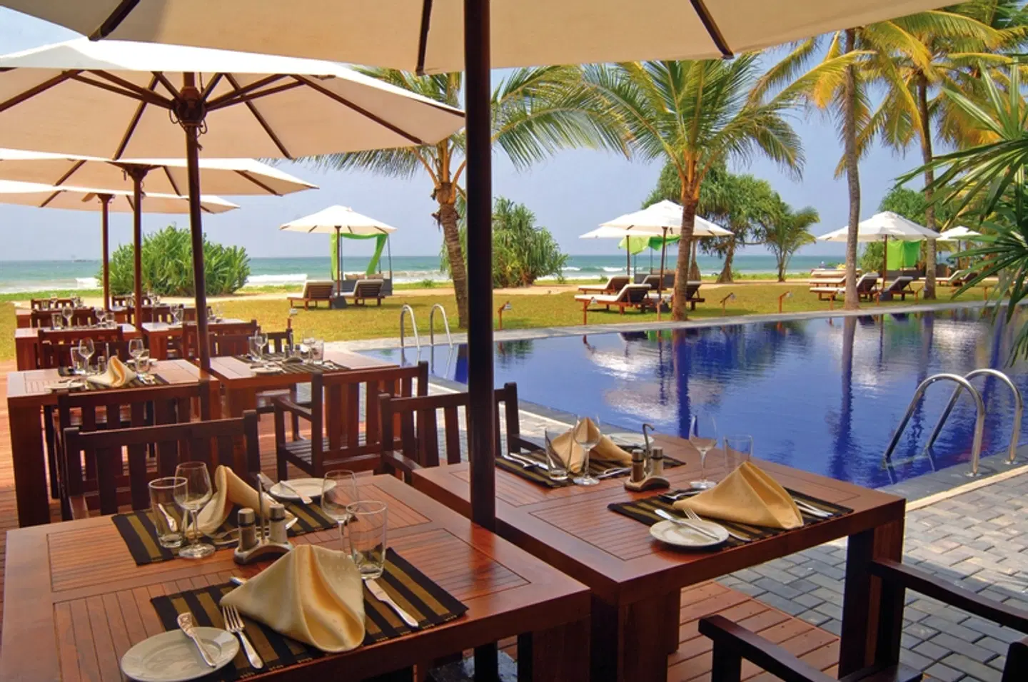 EKHO Surf Restaurant