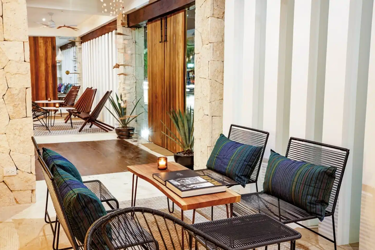 HM Playa del Carmen Lobby