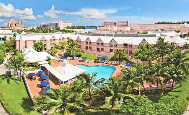 Comfort Suites Paradise Island Aussenansicht
