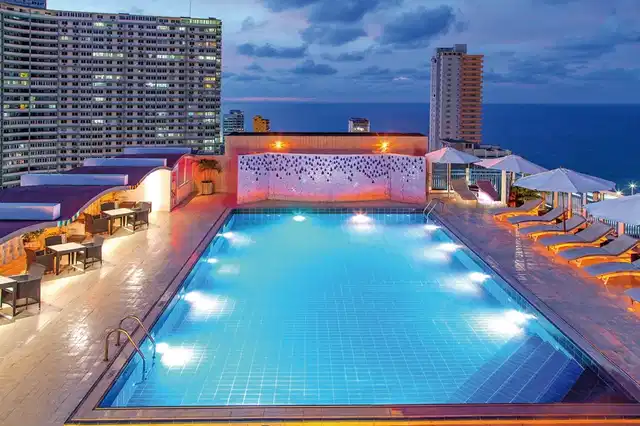 NH Capri La Habana Pool