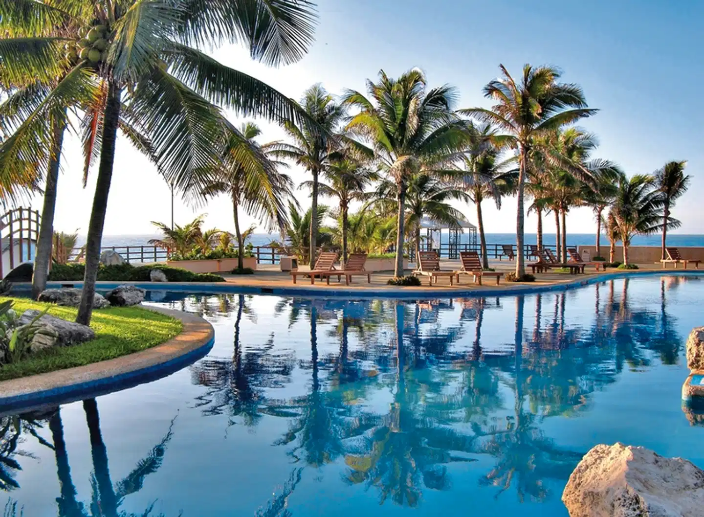 Grand Oasis Cancún Pool