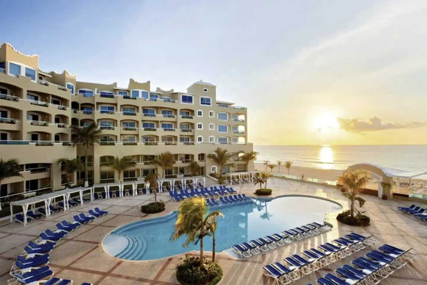 Suncape Cancun Pool