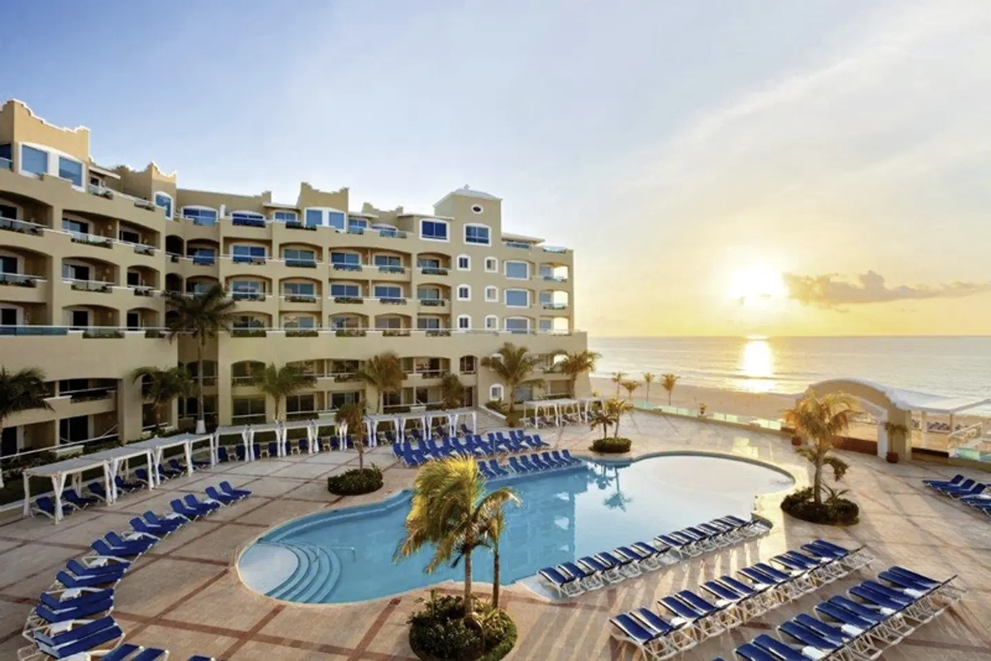 Suncape Cancun Pool