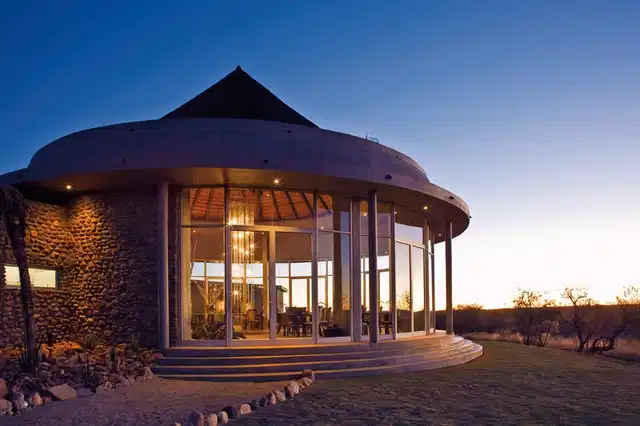 Naankuse Lodge Aussenansicht