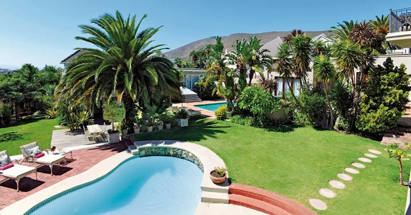 Clarendon Fresnaye OUTDOOR_POOL