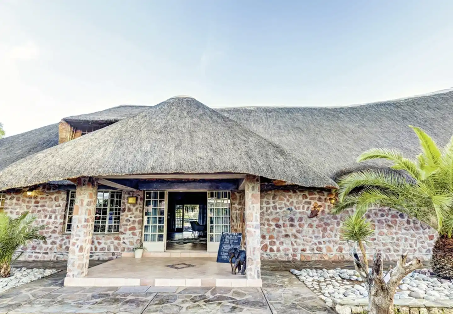 Elegant Desert Lodge Aussenansicht