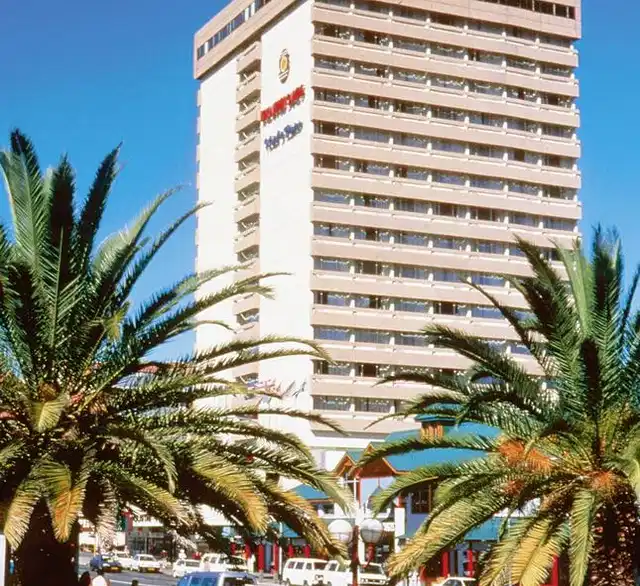 Avani Windhoek Hotel & Casino Aussenansicht