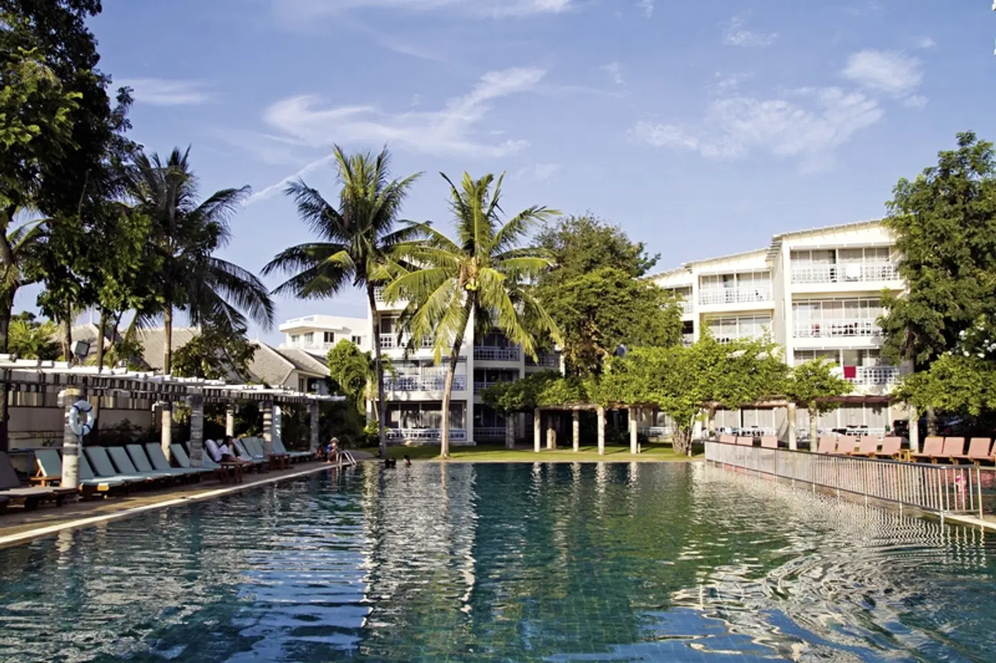 Chom View Hotel Pool
