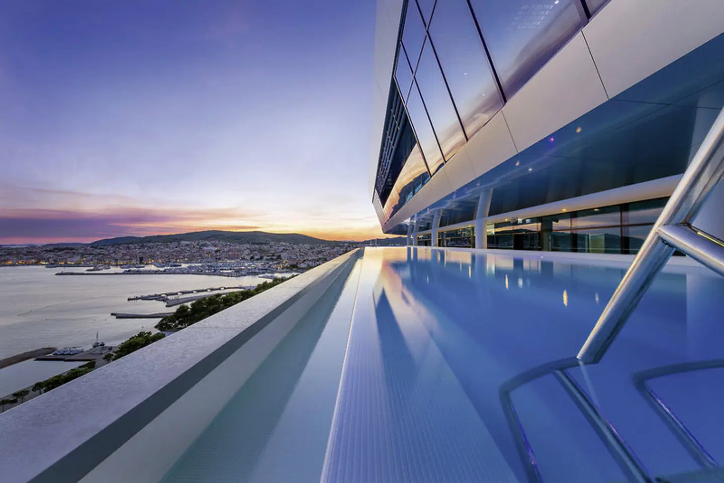 Olympia Sky OUTDOOR_POOL